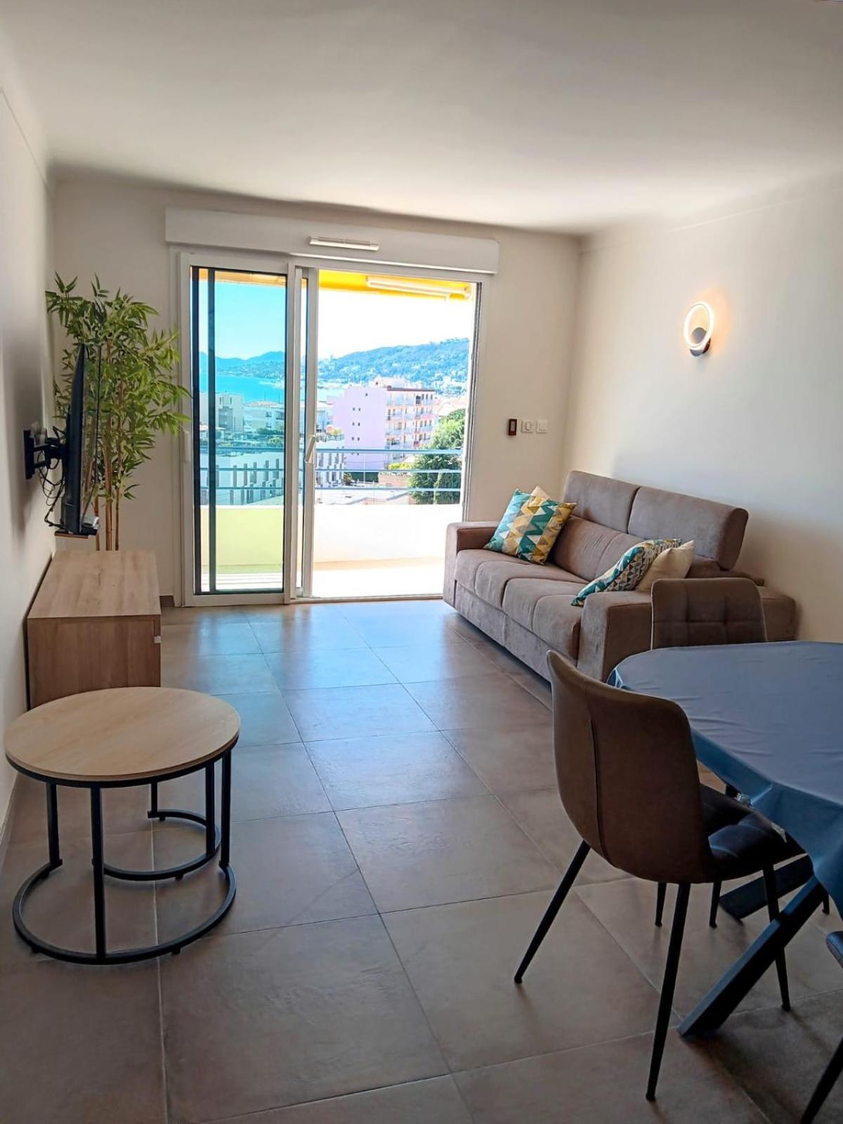 3 Pieces Vue Mer - Clim - 5 Min De La Plage A Pied アンティーブ エクステリア 写真